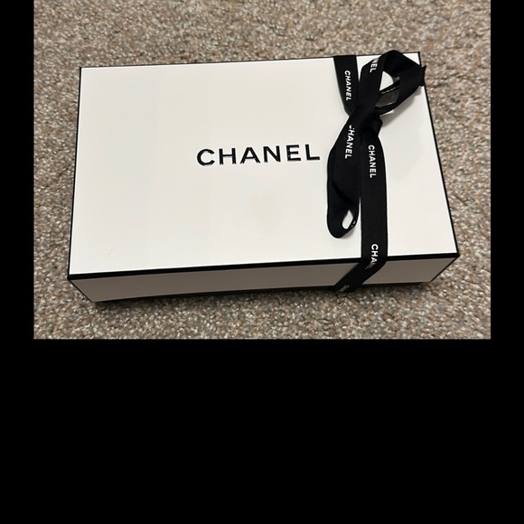 Chanel Cambon Yellow Quilted Women's Wallet + Box - Picture 2 of 14
